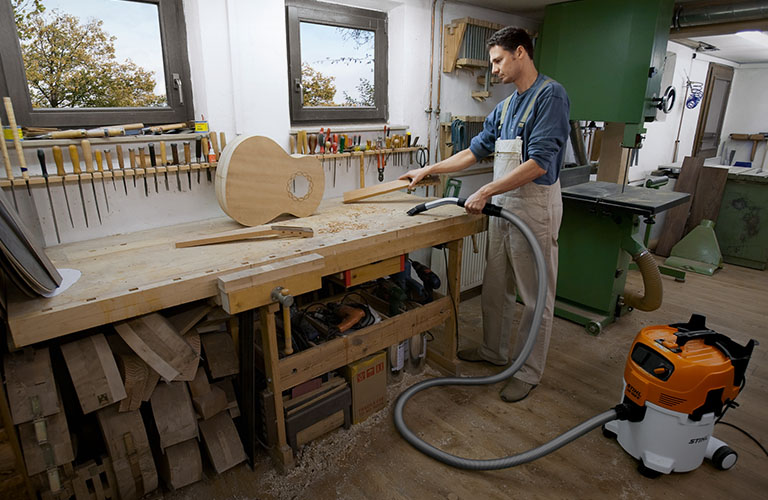 Vacuum-cleaner-elecHolder